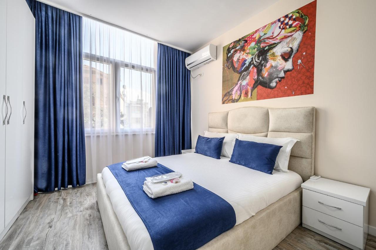 Miku Apartment-Modernly Designed Downtown Tirana Buitenkant foto