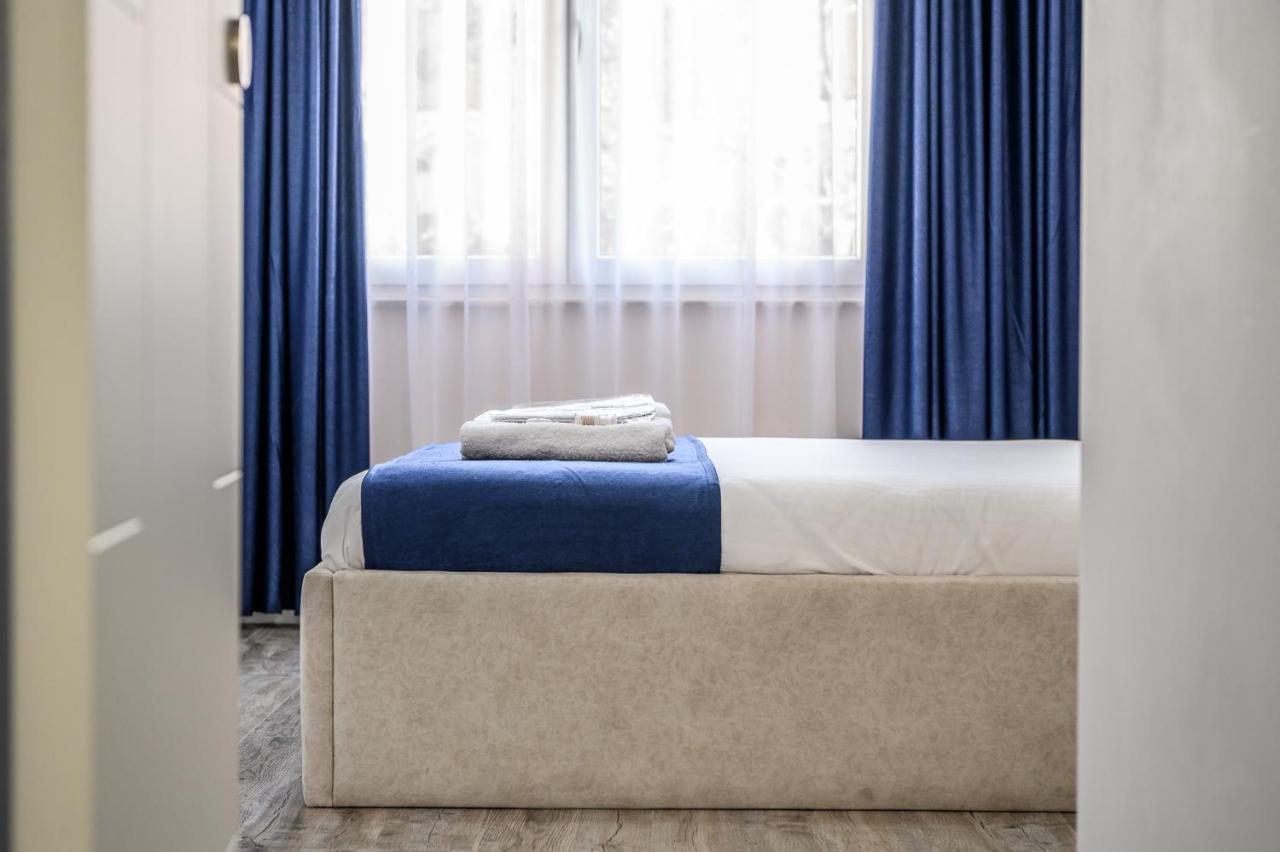 Miku Apartment-Modernly Designed Downtown Tirana Buitenkant foto
