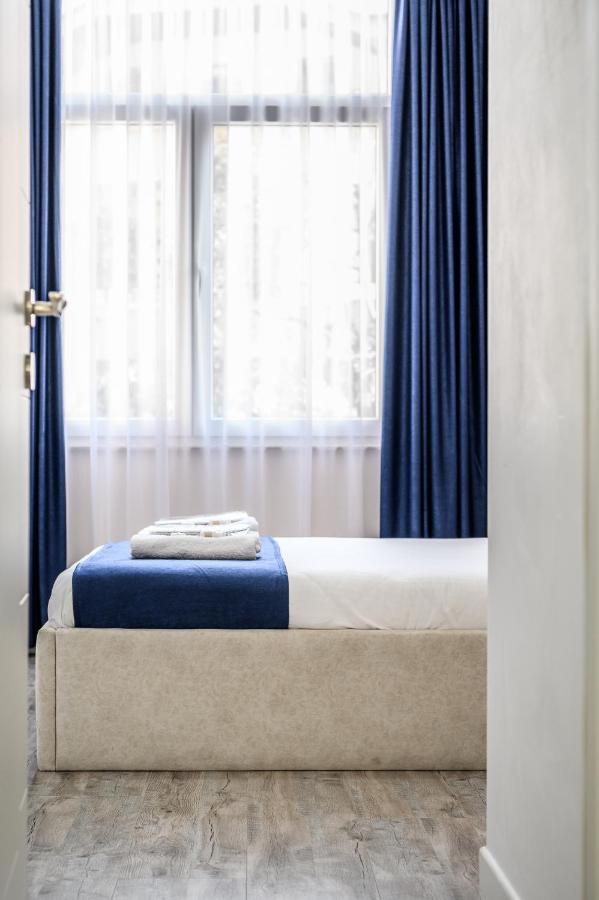 Miku Apartment-Modernly Designed Downtown Tirana Buitenkant foto