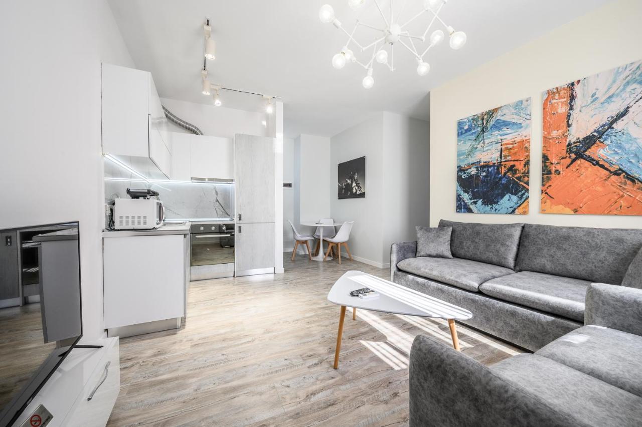 Miku Apartment-Modernly Designed Downtown Tirana Buitenkant foto