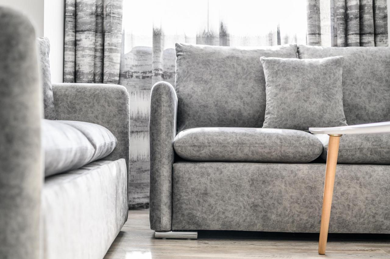 Miku Apartment-Modernly Designed Downtown Tirana Buitenkant foto