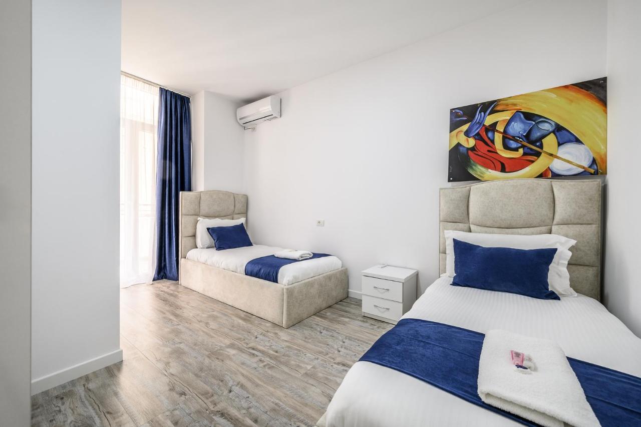 Miku Apartment-Modernly Designed Downtown Tirana Buitenkant foto