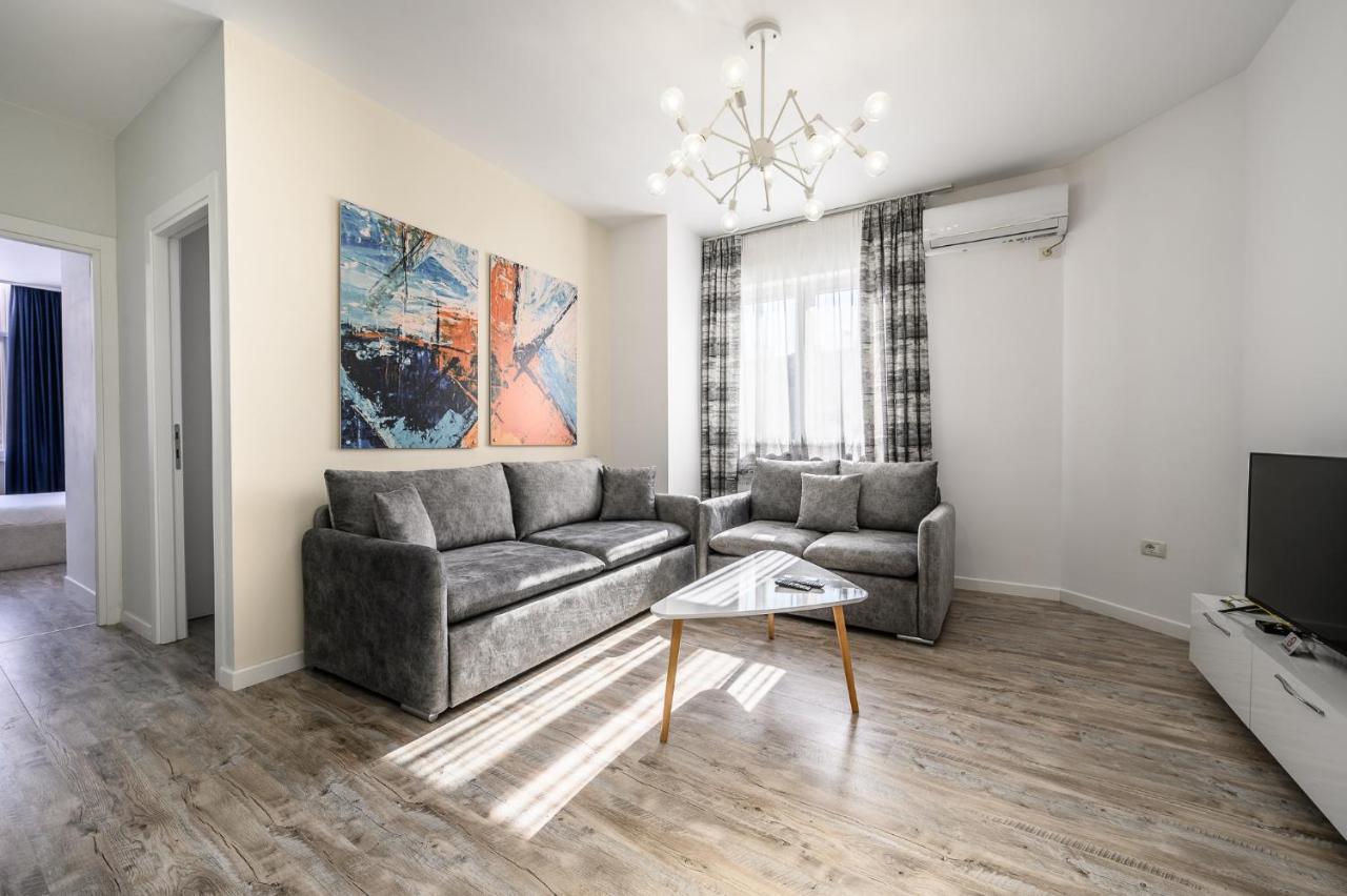 Miku Apartment-Modernly Designed Downtown Tirana Buitenkant foto