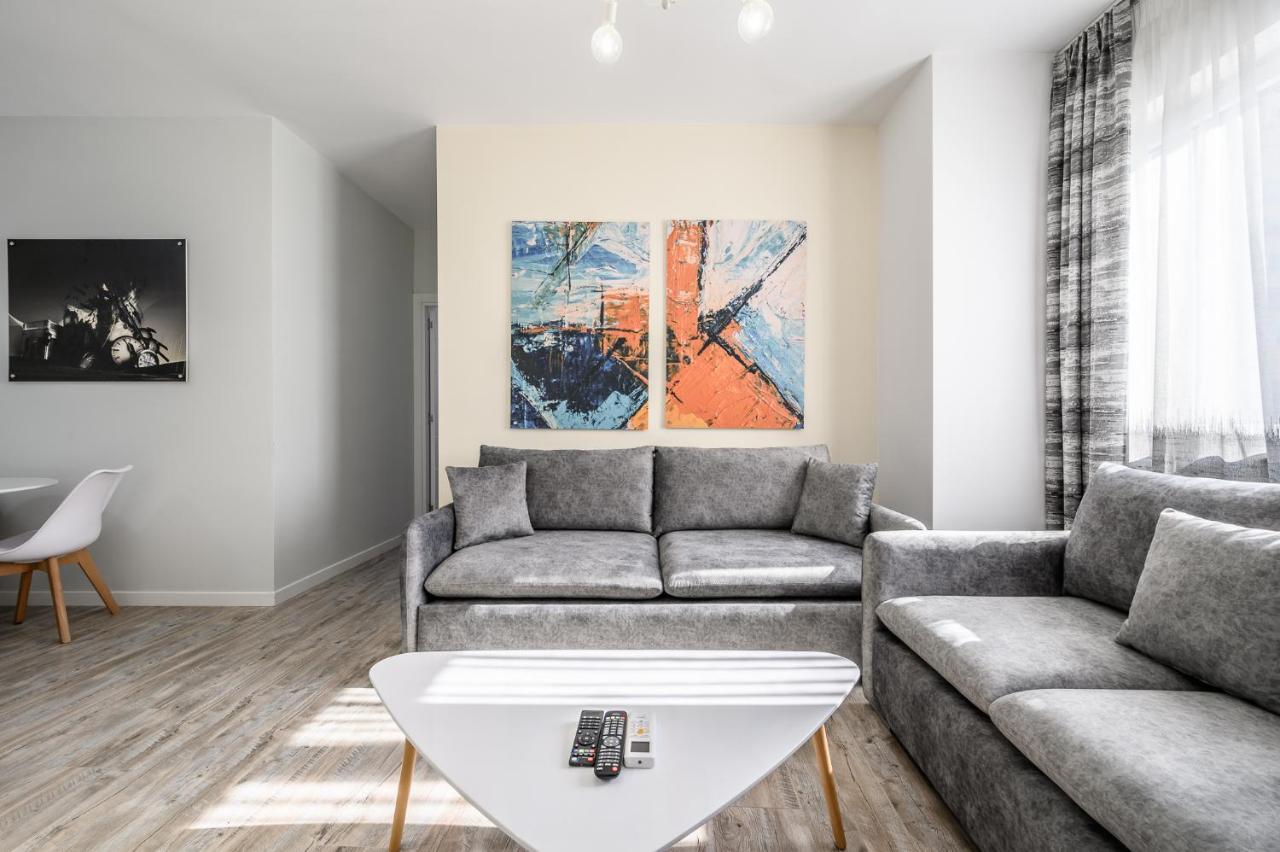 Miku Apartment-Modernly Designed Downtown Tirana Buitenkant foto